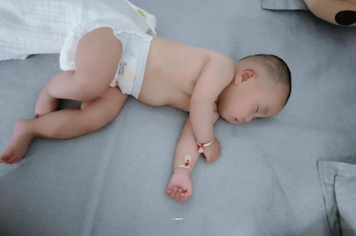 沅江宝宝发烧可以喝牛奶吗
